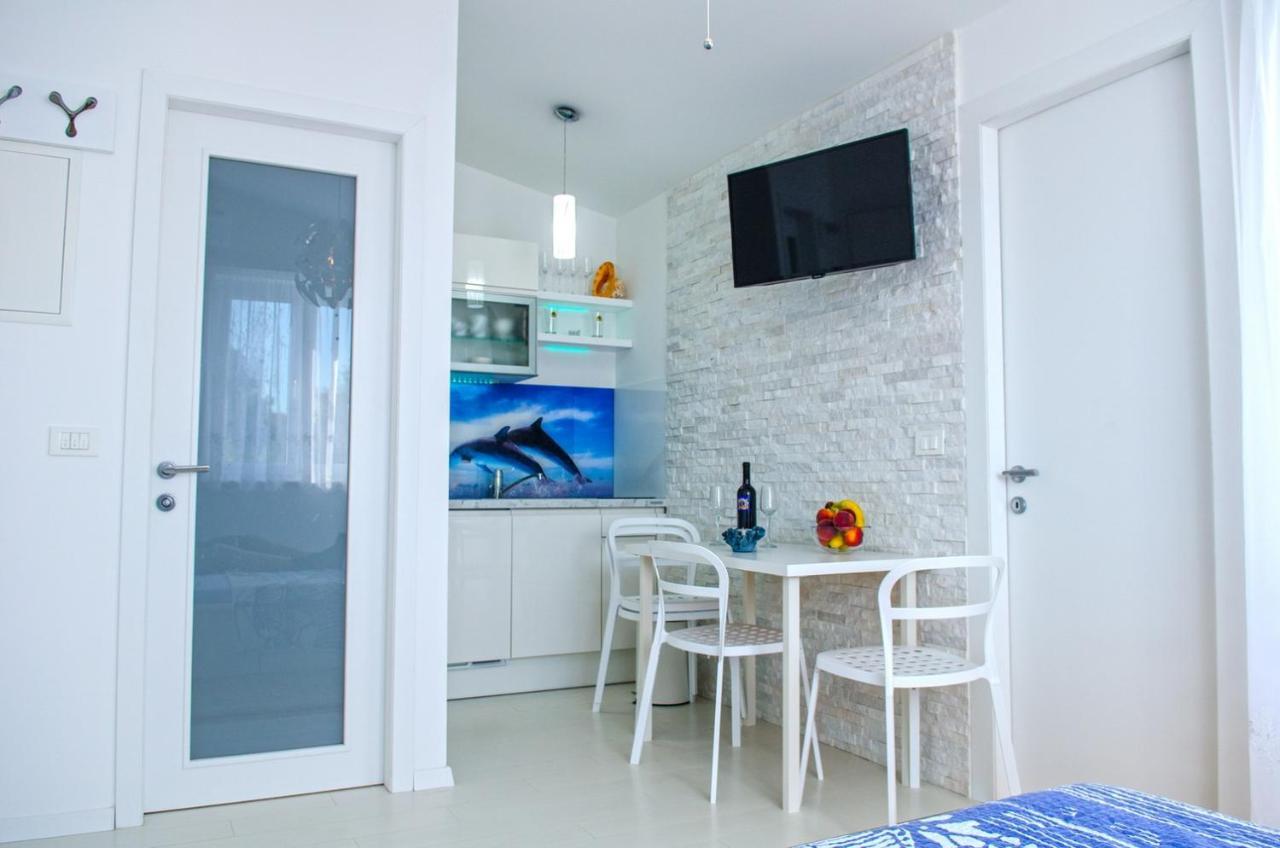 Villa Mmm Vantacici Exteriör bild
